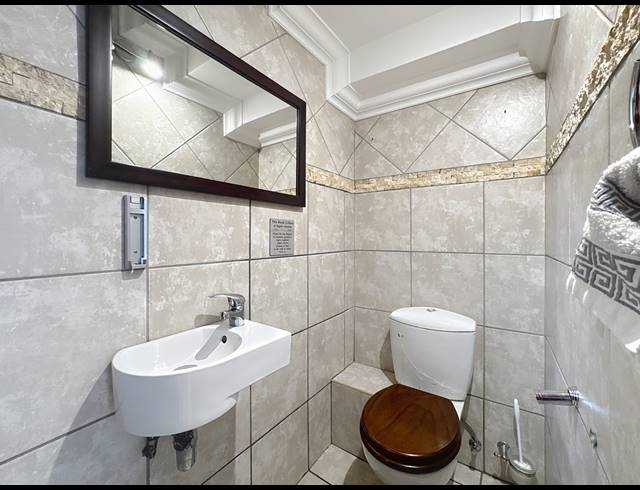 4 BEDROOM HOUSE TO LET IN LEEUWENHOF ESTATE